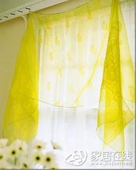 优雅的丝巾使呆板的窗户变得风情万种
