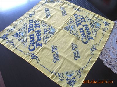 工厂定制款式新颖、优质舒适的方巾促销精品，量大价优